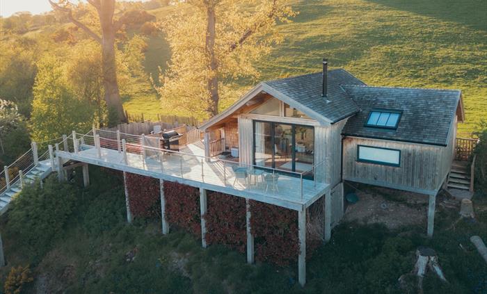 Oaklands Glamping & Treehouse